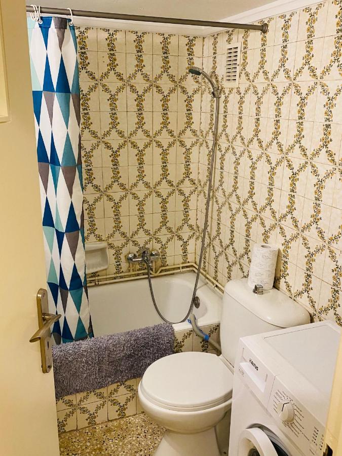 Metaxourgio Spacious Two Bedroom Apartment Athen Exterior foto