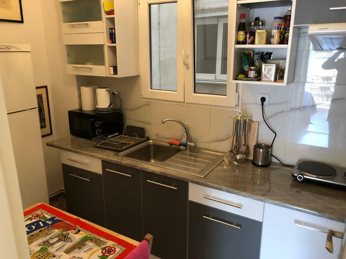 Metaxourgio Spacious Two Bedroom Apartment Athen Exterior foto